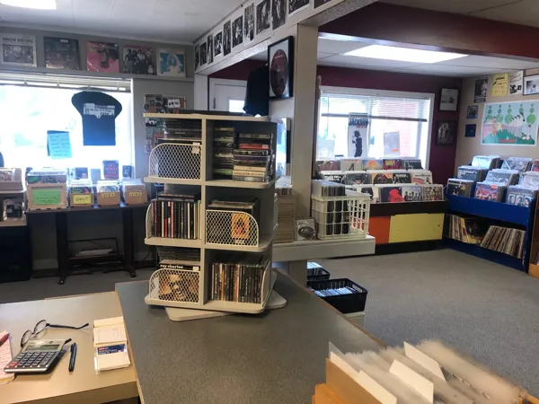 Record Store: Lefty's Records