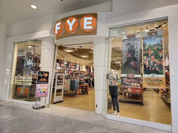 Record store thumbnail: FYE