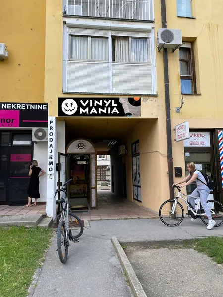 Record store thumbnail: Vinylmania