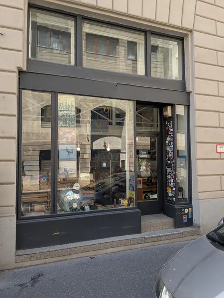 Record Store: Kalóz Records