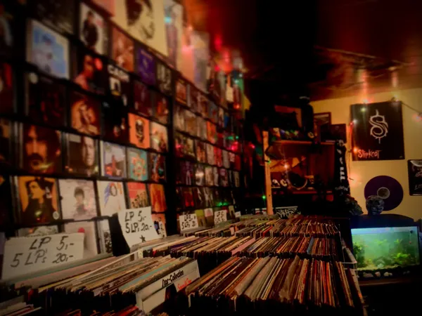 Record store thumbnail: Der Plattenladen - Bauer A. u. C. CD+LP An+Verkauf