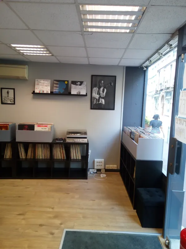 Record store thumbnail: UN SON IMPUR