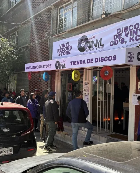 Record Store: Sentimientos En Vinyl