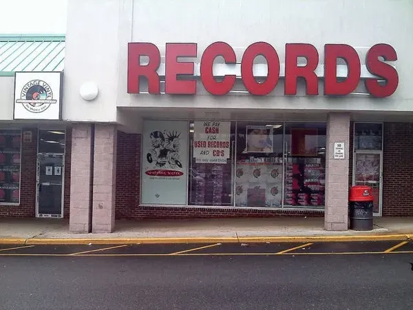 Record Store: Vintage Vinyl