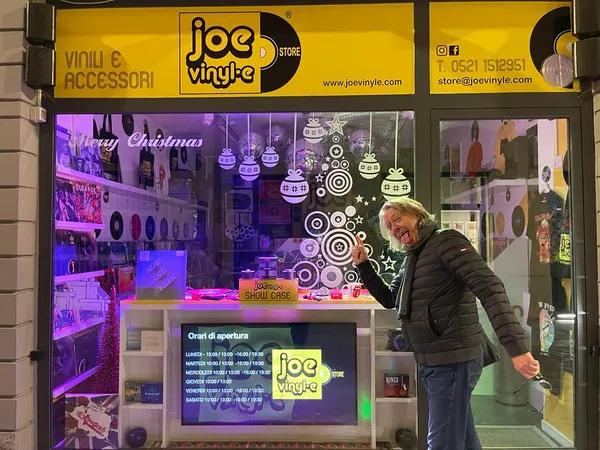 Record store thumbnail: Joe Vinyle Store