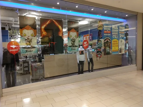 Record store thumbnail: FYE