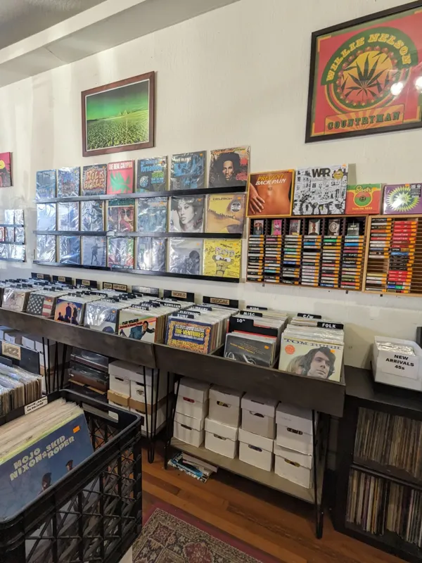 Record store thumbnail: Strictly Vinyl Records