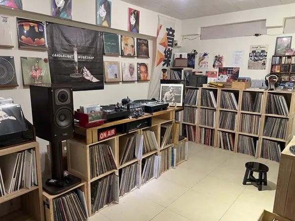 Record store thumbnail: 燭光唱片Candlelight Records & Audio | 黑膠音響專賣店