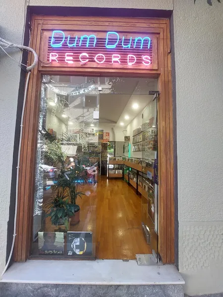 Record Store: Dum Dum records