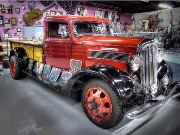 Record Store: Thrifty's Second Hand Stuff