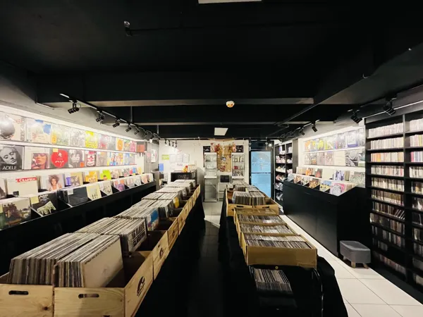 Record Store: OhMandy's Records & Goodies