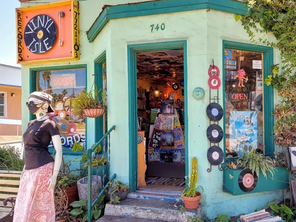 Record store thumbnail: Vinyl Isle