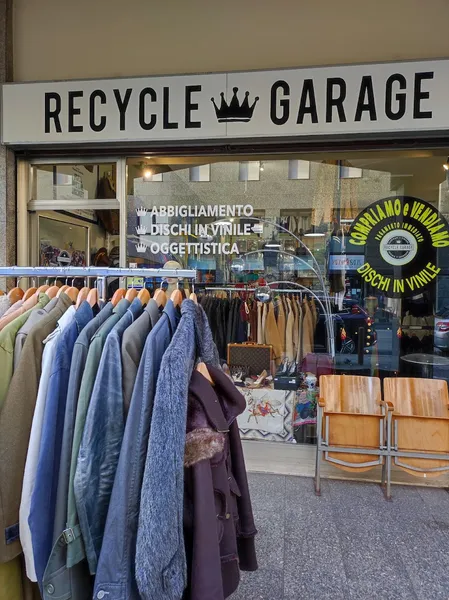 Record Store: Recycle Garage