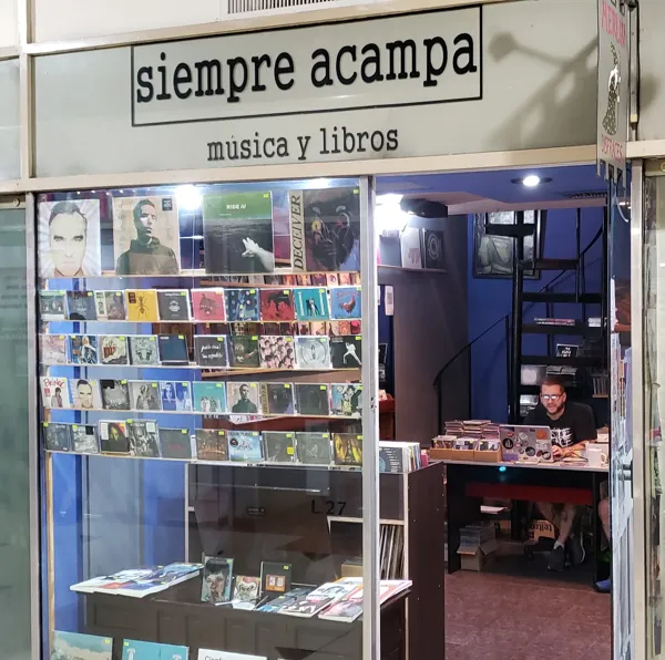 Record Store: Siempre Acampa