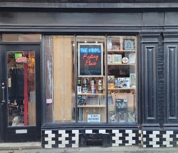 Record store thumbnail: The Vinyl Resting Place