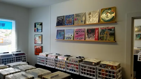 Record Store: Deep Groove Records