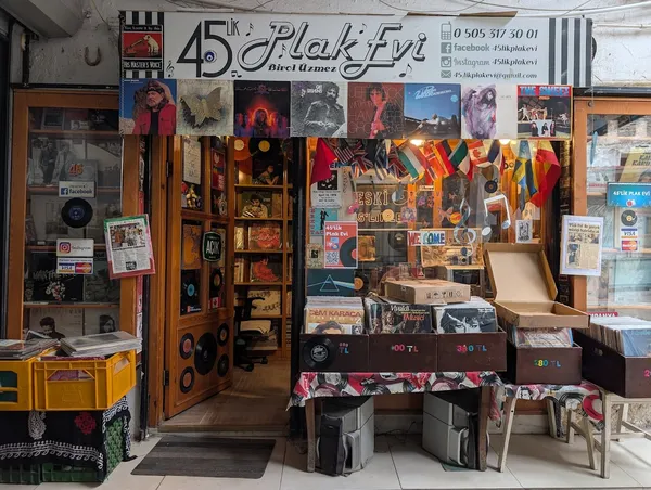 45'lik Plak Evi - İzmir