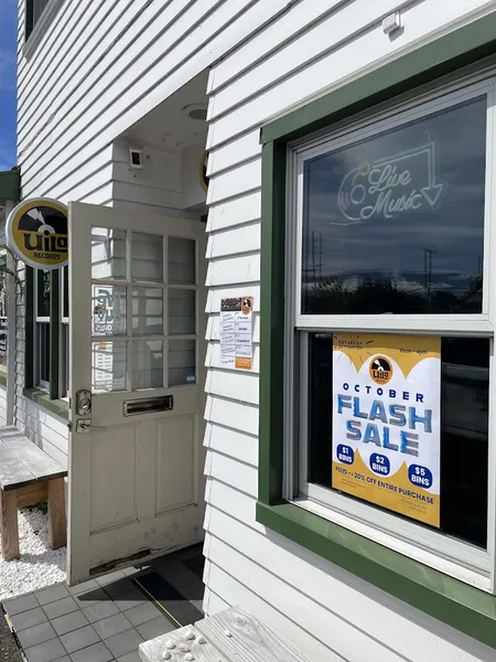 Record Store: Uila Records