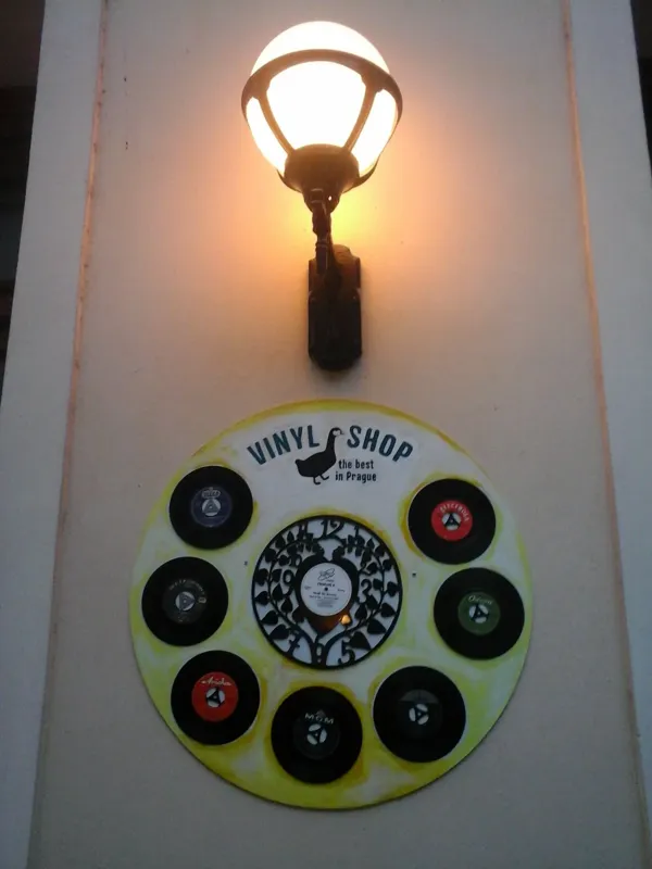 Record Store: Diskoduck