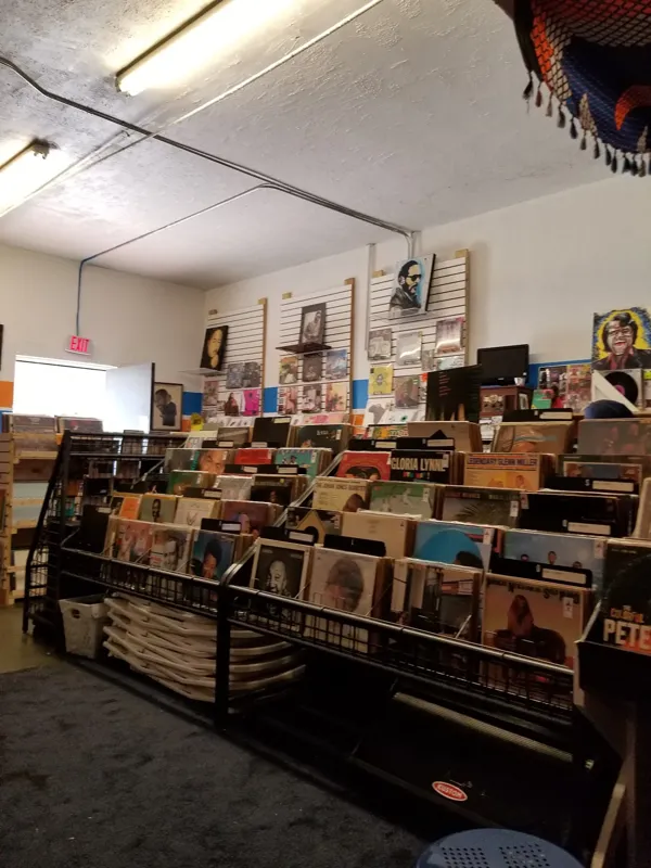 Record store thumbnail: JB's Record Lounge