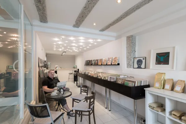 Vinyl & Coffee