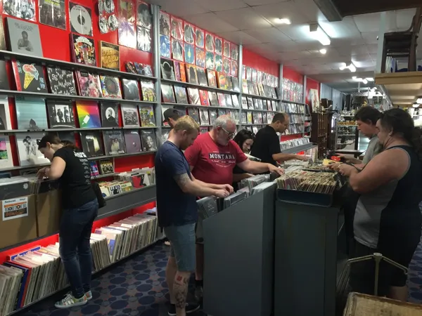 Record Store: Midland Records