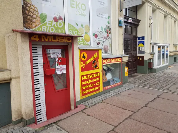 Record Store: 4 Music