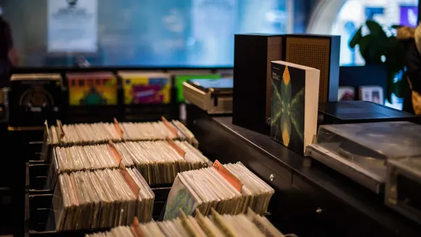 Record store thumbnail: Espace 032