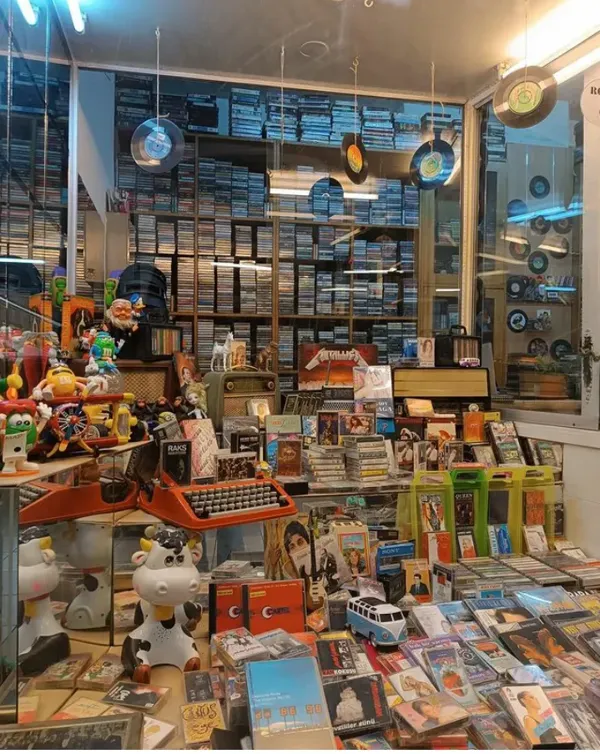 Record store thumbnail: Madlife Plak Kaset. Cd Kitap Dergi