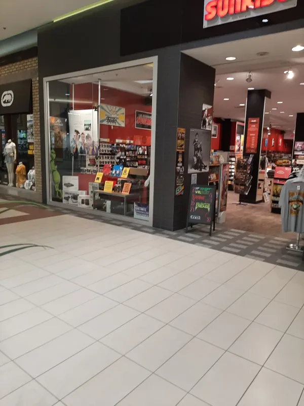 Record store thumbnail: Les Disquaire Sunrise