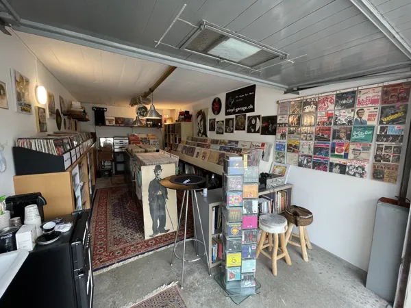 Record Store: Vinyl-Garage