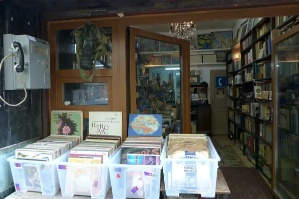 Record Store: Joe's Antiques Garage - Bucharest Brezoianu 58 Street