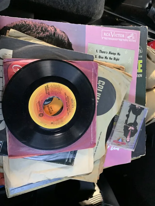 Record Store: Been-Around Records & C D's