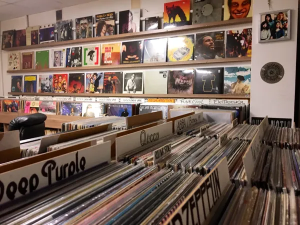 Record Store: VNL Store