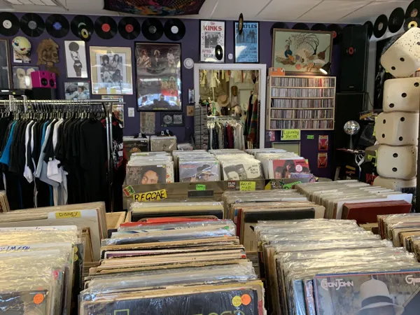Record store thumbnail: Beachside Retro & Records