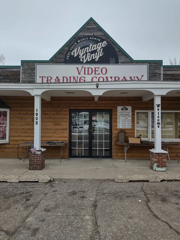 Record Store: Vyntage Vinyl