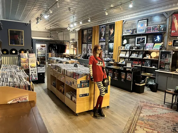 Record Store: Vinyl Alchemy