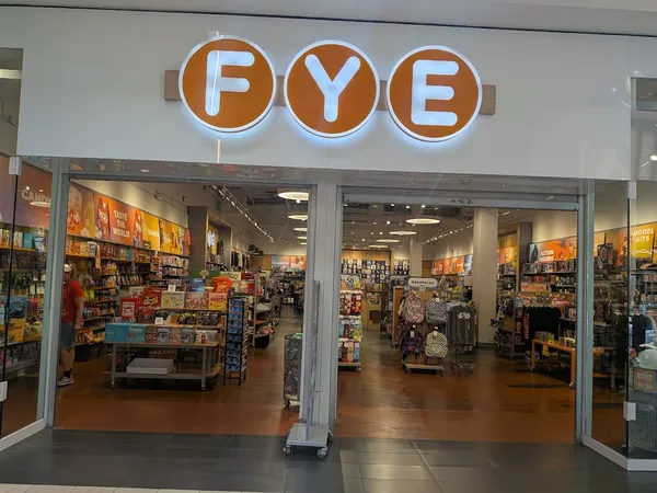 Record store thumbnail: FYE