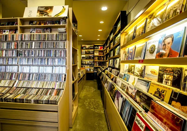 Record Store: Novoye Iskusstvo
