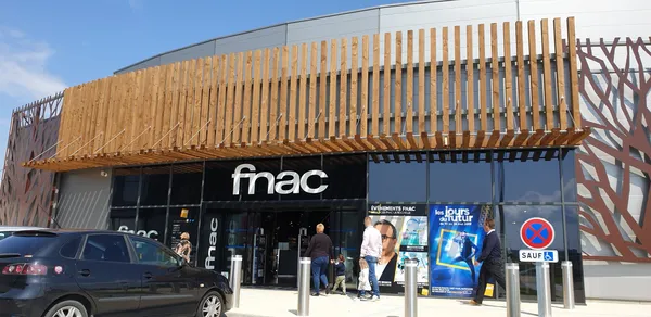 Record store thumbnail: FNAC La Rochelle