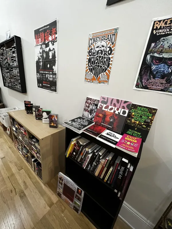 Record store thumbnail: Mistake by the Lake Records