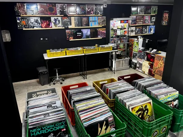 Record Store: Sin Fronteras Discos