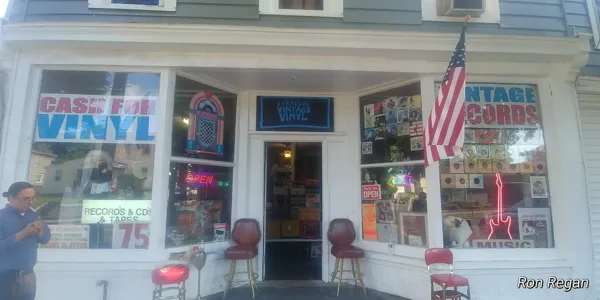Syracuse Vintage Vinyl
