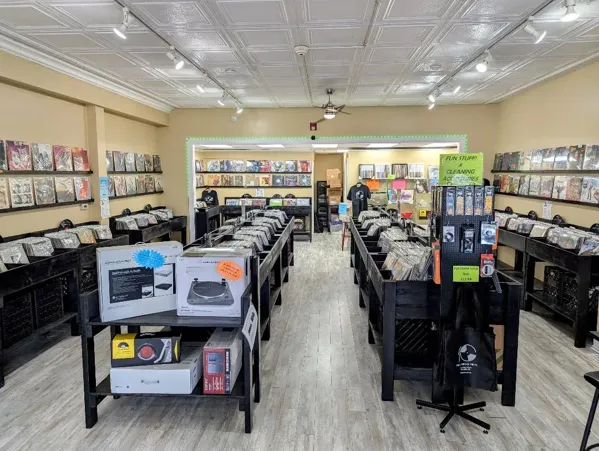 Record store thumbnail: Full Circle Vinyl