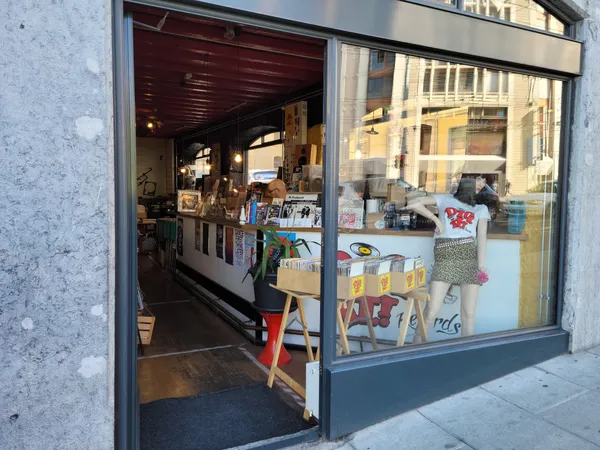 Record store thumbnail: DIG IT! Records | VINYL GENEVE