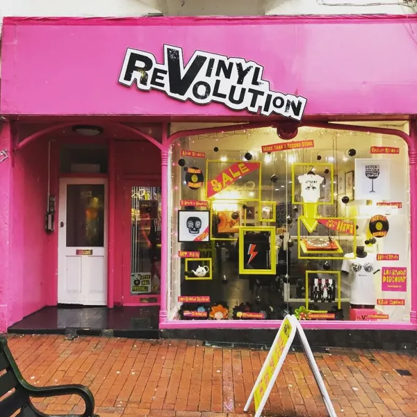 Record Store: Vinyl Revolution