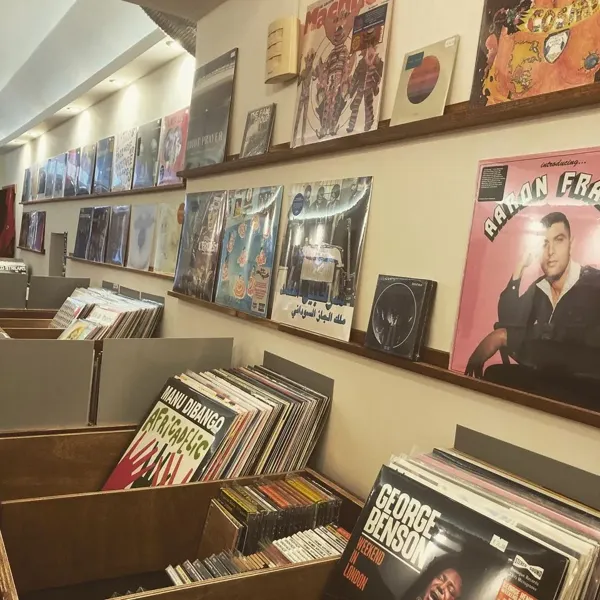 Record Store: Potente Record Store