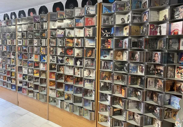Record Store: Supreme Records Nessebar - Vinyl and CD Shop