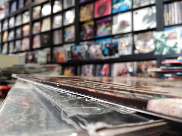 Record store thumbnail: Vinyl resistance