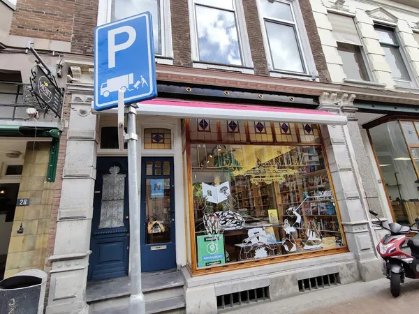 Record Store: Señor Hernandez